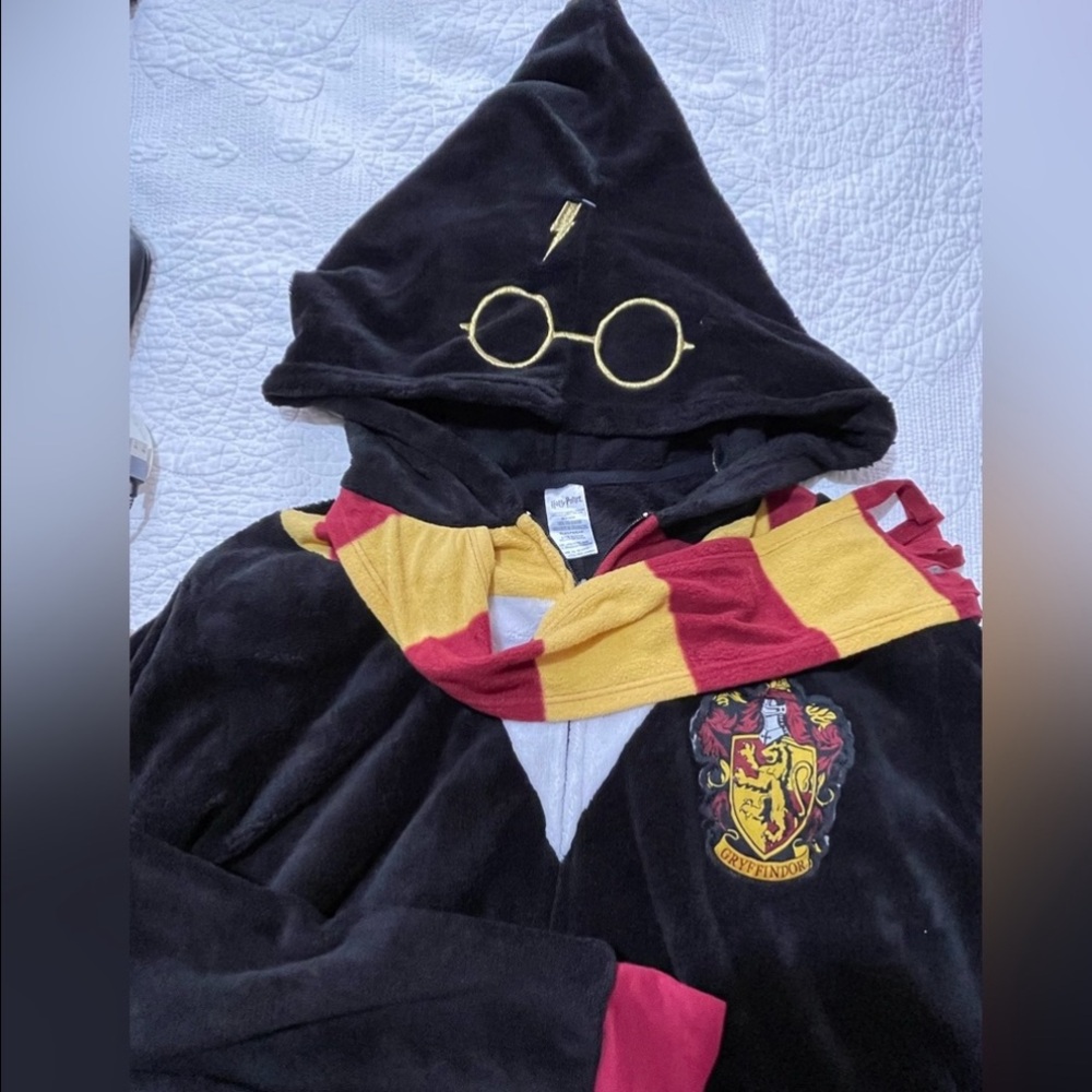 Harry Potter ⚡️| Onesie| Adult size large/x large. Great condition.